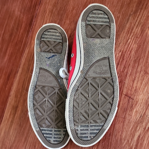 Converse Size 8 Unisex Sneakers - Made in Indonesia - Picture 4 of 7